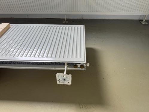 Radiator 3000 x 600cm vloerstaand type 22, Doe-het-zelf en Verbouw, Verwarming en Radiatoren, Gebruikt, Radiator, 800 watt of meer