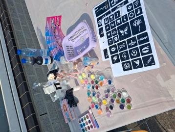 Glittertattoos beschikbaar voor biedingen