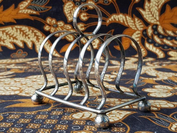 Mooi antiek silverplate toastrekje uit Engeland 11 cm. 1900., Antiek en Kunst, Antiek | Woonaccessoires, Ophalen of Verzenden