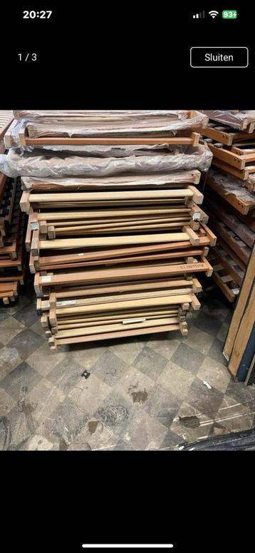 Partij Lattenbodems 90x200 & 80x200 (200 stuks) beschikbaar voor biedingen
