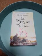 Het Begint met een Kus - Kelly Moran, Ophalen of Verzenden, Zo goed als nieuw, Kelly Moran, Nederland