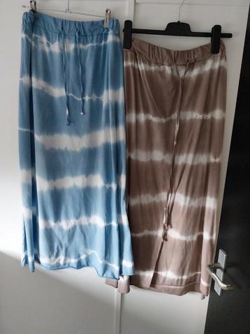 2 leuke lange katoenen rokken, blauw/ wit bruin/ écru beschikbaar voor biedingen