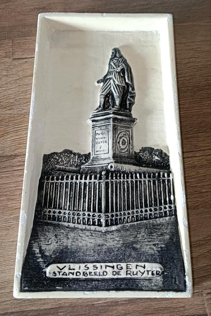 Gips wanddecoratie Michiel de Ruyter Vlissingen, Antiek en Kunst, Antiek | Wandborden en Tegels, Ophalen of Verzenden