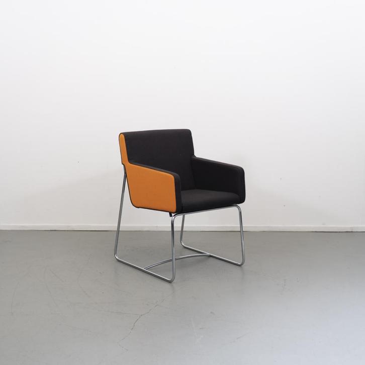 Leolux Butterfly (Eetkamer) Stoel Grijs/Oranje Stof – Chroom, Huis en Inrichting, Stoelen, Zo goed als nieuw, Eén, Metaal, Stof