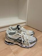 1.1 asics wit, Ophalen of Verzenden, Zo goed als nieuw, Hardloopschoenen, Asics