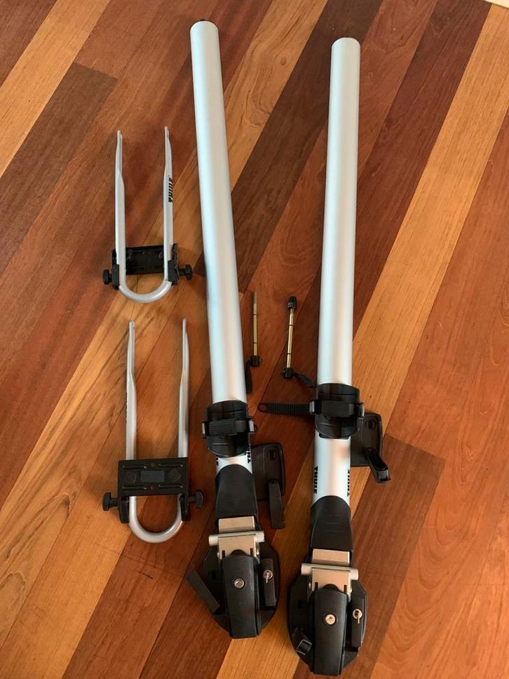 Thule 565 Bike Roof Racks + Thule 545-2 Wheel Holders, Auto diversen, Fietsendragers, Zo goed als nieuw, Dakdrager, Ophalen
