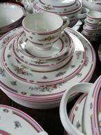 9 pers eet/koffieservies Royal Bone China prachtig decor, Huis en Inrichting, Ophalen, Zo goed als nieuw, Overige stijlen, Porselein
