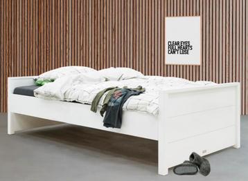 Nieuwe bedden van BOPITA nieuw in doos beschikbaar voor biedingen
