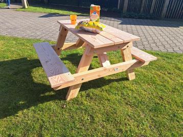 picknicktafel voor kinderen beschikbaar voor biedingen