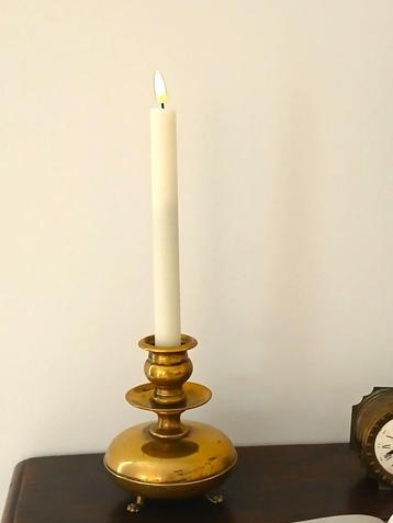 Koperen kandelaar met 3 leeuwenpootjes Louis XIV beschikbaar voor biedingen