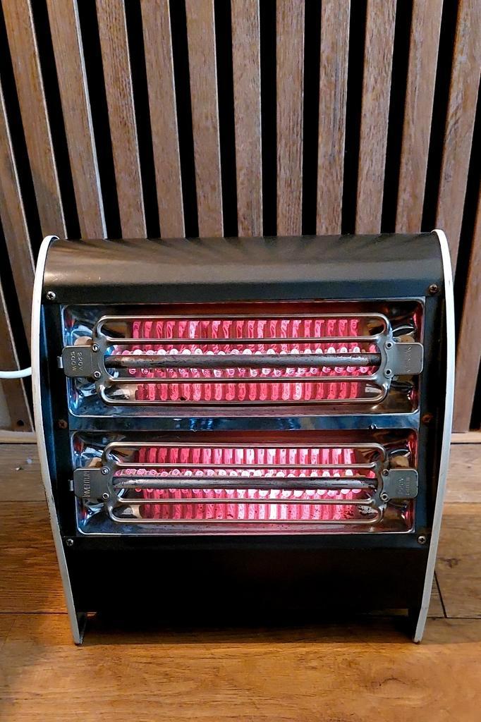 Inventum terrasheater straalkachel werkt perfect, Tuin en Terras, Terrasverwarmers, Zo goed als nieuw, Elektrisch, Draaibaar, Ophalen of Verzenden