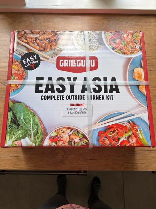 Nieuwe gietijzeren wokbrander met wok Easy Asia Barbecue, Tuin en Terras, Gasbarbecues, Nieuw, Ophalen