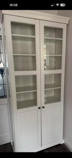 Ikea vitrinekast roomwit, Huis en Inrichting, Kasten | Vitrinekasten, Zo goed als nieuw, 150 tot 200 cm, 25 tot 50 cm, 50 tot 100 cm
