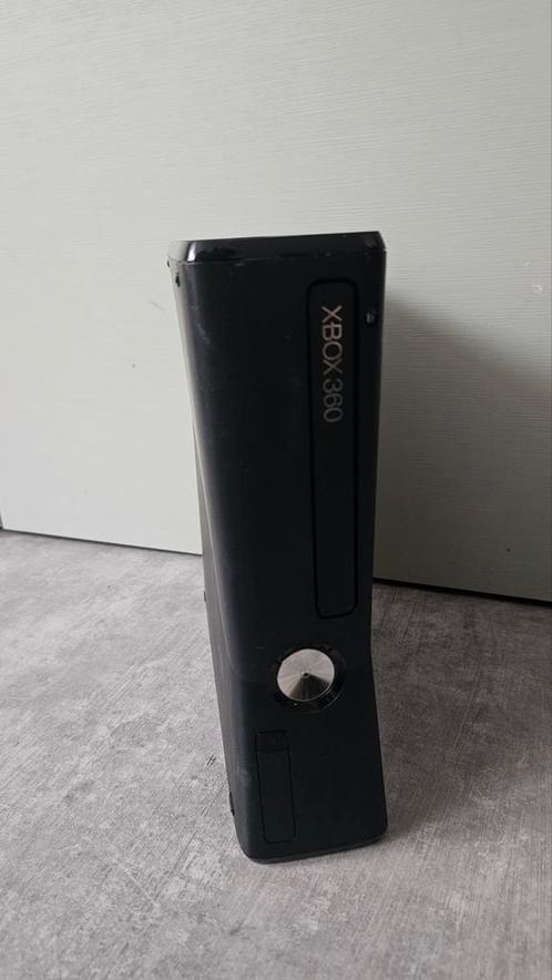 Zeer complete xbox 360 slim kinect, Spelcomputers en Games, Spelcomputers | Xbox 360, Zo goed als nieuw, 250 GB, 360 S, Met 2 controllers