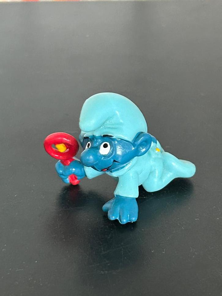 Schleich 20203 blauwe Babysmurf 1984, 3x te koop, Verzamelen, Smurfen, Gebruikt, Poppetje, Figuurtje of Knuffel, Babysmurf, Ophalen of Verzenden