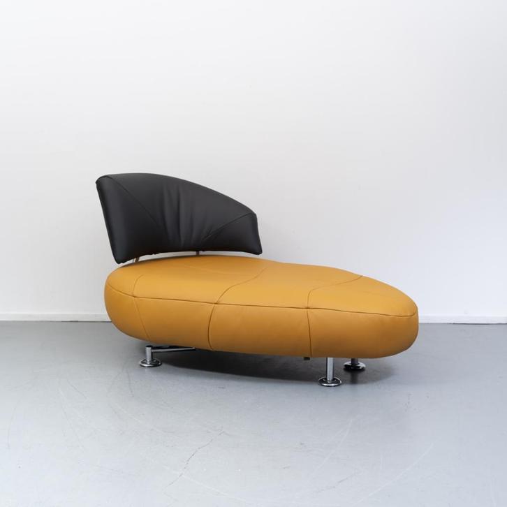 2x Leolux Kikko chaise longue maïsgeel/zwart nieuwstaat!, Huis en Inrichting, Banken | Sofa's en Chaises Longues, Zo goed als nieuw