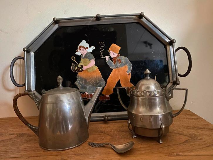 Antiek dienbord met tinnen bekertjes, Antiek en Kunst, Antiek | Tin, Ophalen of Verzenden