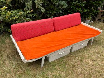 Spotgoedkoop Daybed cleopatra, sofa, bed, 2 laden vintage beschikbaar voor biedingen