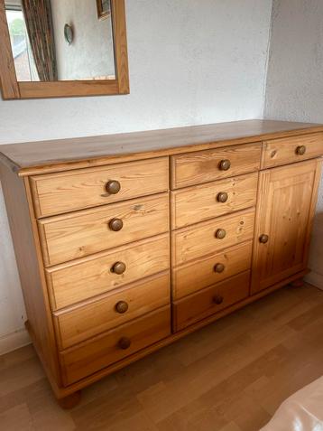 Grenen dressoir - Scandinavisch design beschikbaar voor biedingen