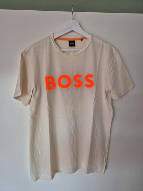 Wit Hugo Boss T-shirt met oranje letters - maat M, Kleding | Heren, T-shirts, Zo goed als nieuw, Maat 48/50 (M), Wit, Ophalen of Verzenden