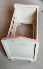 Oud handgemaakt Kinder Poppen bed van hout Circa 1950, Ophalen, Barbie