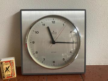 Vintage Junghans ato-mat zilver metalen muurklok vierkant beschikbaar voor biedingen