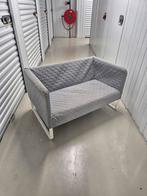 Grijze tweepersoons Ikea bankje met metalen frame, Huis en Inrichting, Gebruikt, 150 tot 200 cm, Tweepersoons, 75 tot 100 cm
