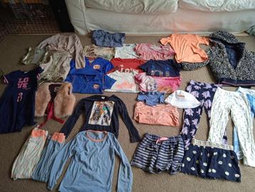 Mooi kleding pakket meisje maat 128 beschikbaar voor biedingen