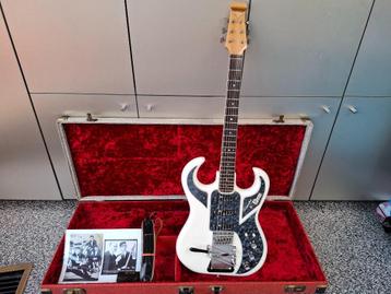 VINTAGE GUITAR COLLECTION beschikbaar voor biedingen