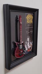 Brian May Queen miniatuur gitaar op lijst decoratie deco, Info@deconoord.nl, Deco Noord, Nieuw, Ophalen of Verzenden