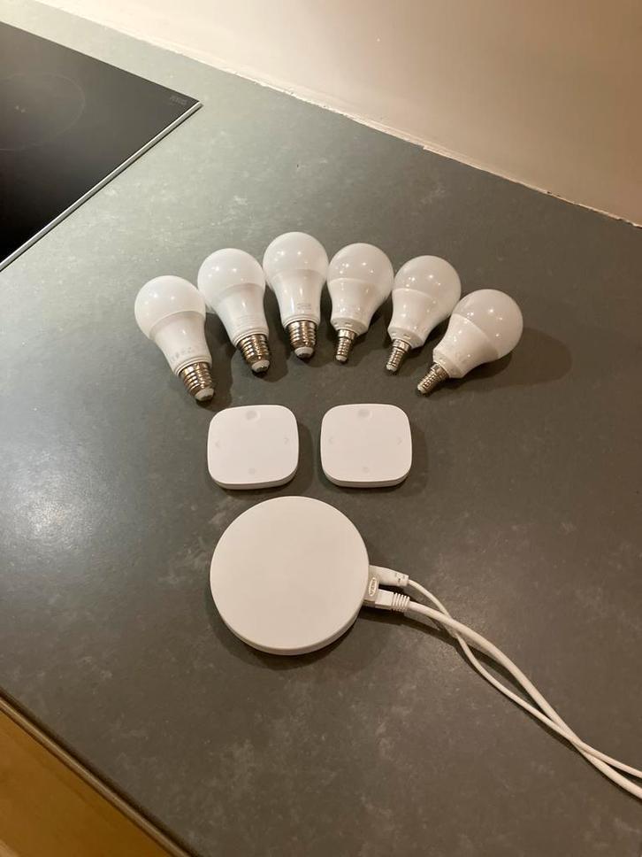 IKEA TRÅDFRI slimme kleurenlampen + DIRIGERA hub compleet, Huis en Inrichting, Lampen | Losse lampen, Zo goed als nieuw, Led-lamp
