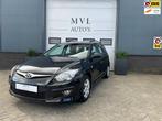 Hyundai I30 CW 1.4i i-Motion, Voorwielaandrijving, Gebruikt, 4 cilinders, 1396 cc