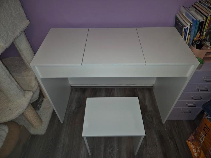 Witte kaptafel/bureau met inklapbare spiegel, Huis en Inrichting, Tafels | Kaptafels, Minder dan 100 cm, 50 tot 100 cm, Ophalen