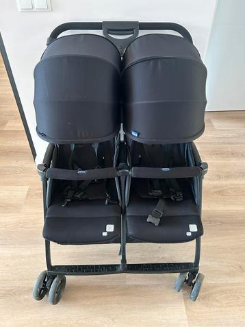 Super fijne lichtgewicht Chicco tweelingbuggy. Nieuwstaat! beschikbaar voor biedingen