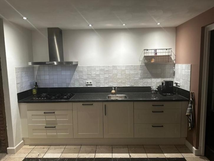 Keuken incl granieten blad, Huis en Inrichting, Keuken | Complete keukens, Gebruikt, Dubbelwandige keuken, Crème, Graniet of Steen