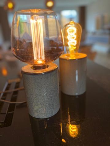 Set van 2 tafellampen – compleet met lampen beschikbaar voor biedingen