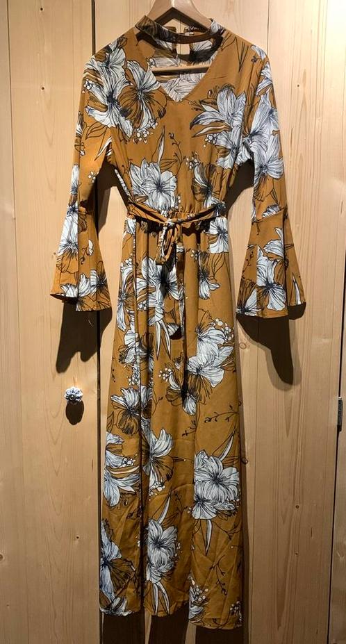 Maxi jurk met mouw maat L, Kleding | Dames, Jurken, Zo goed als nieuw, Maat 42/44 (L), Overige kleuren, Onder de knie, Ophalen of Verzenden