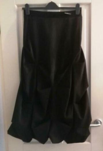 Made in Italy zwart prachtige feestelijke rok mt 38-40 32103 beschikbaar voor biedingen