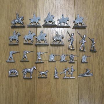 25 oude tinnen figuurtjes beschikbaar voor biedingen