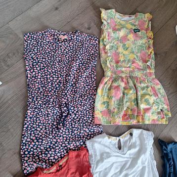 Pakket met 9 merk jurkjes, shirtjes en broekje 134/140 beschikbaar voor biedingen