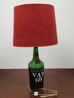 Mooie vintage“Vat69 Scotch Whisky” tafellamp XXL-fles(225cl), Gebruikt, 50 tot 75 cm, Glas, Upcycling
