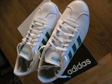 Adidas sneakers – maat 43 beschikbaar voor biedingen