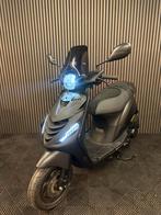 PIAGGIO ZIP 4T 3V 2022 BROM FULL OPTION MAT ZWART, Maximaal 45 km/u, Zip, Ophalen of Verzenden, Zo goed als nieuw