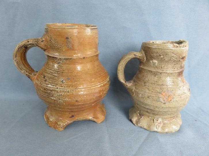 Middeleeuwen - steengoed kruiken - ca. 1500 - bodemvondsten, Antiek en Kunst, Antiek | Keramiek en Aardewerk, Ophalen of Verzenden