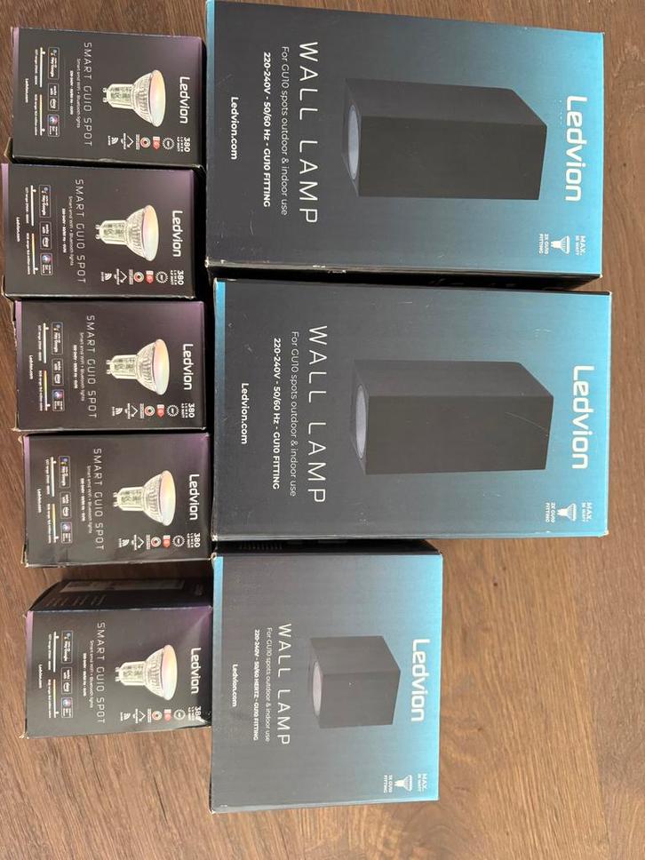 Ledvion Buitenlampen Set + Smart Wifi Lampen, Huis en Inrichting, Lampen | Wandlampen, Nieuw, Metaal, Ophalen of Verzenden