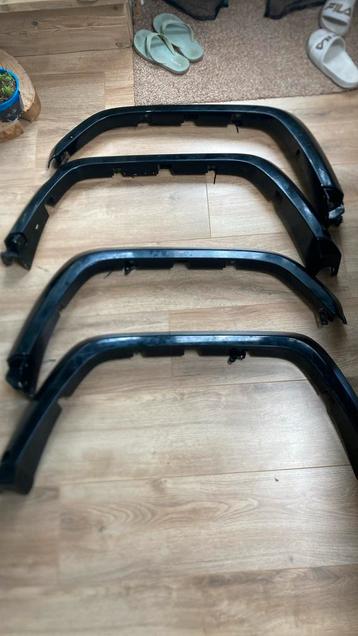 Toyota Landcruiser 70/73 spatbord verbreders beschikbaar voor biedingen