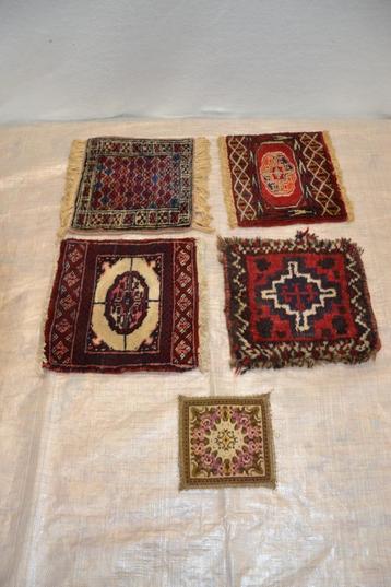 Set van 5 Kleine Decoratieve Tapijtjes / Miniature Vloerklee beschikbaar voor biedingen