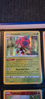 Orbeetle 020/196 lost origin, Hobby en Vrije tijd, Verzamelkaartspellen | Pokémon, Verzenden, Zo goed als nieuw