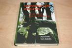 Vijfduizend Jaar Overleven Op De Hondsrug — Van Albada, Ophalen of Verzenden, Zo goed als nieuw