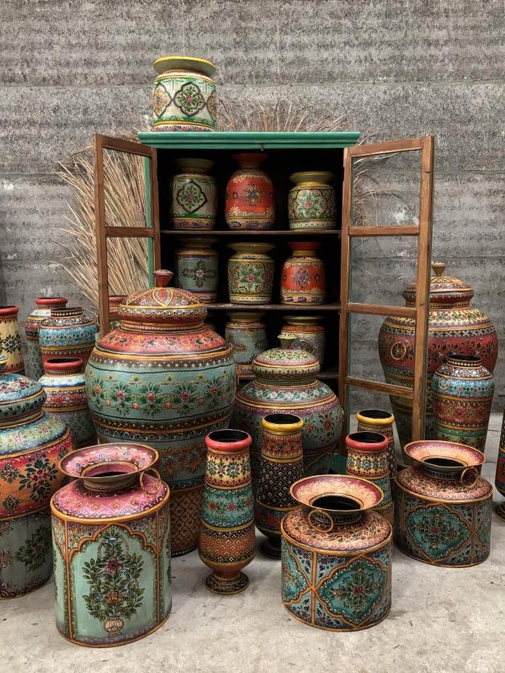 hoge ijzeren handbeschilderde potten, Huis en Inrichting, Woonaccessoires | Overige, Zo goed als nieuw, Ophalen of Verzenden